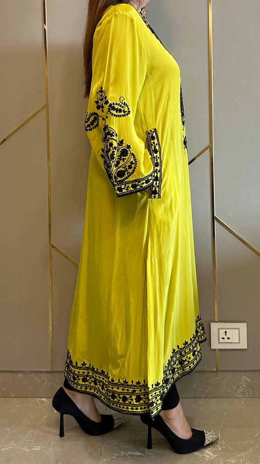Yellow Ochre Kashmiri-Phiran Kurta with Churidar and Matching Potli