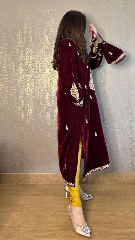Maroon Paisley Velvet Kashmiri-Phiran Kurta with Churidar and Matching Potli