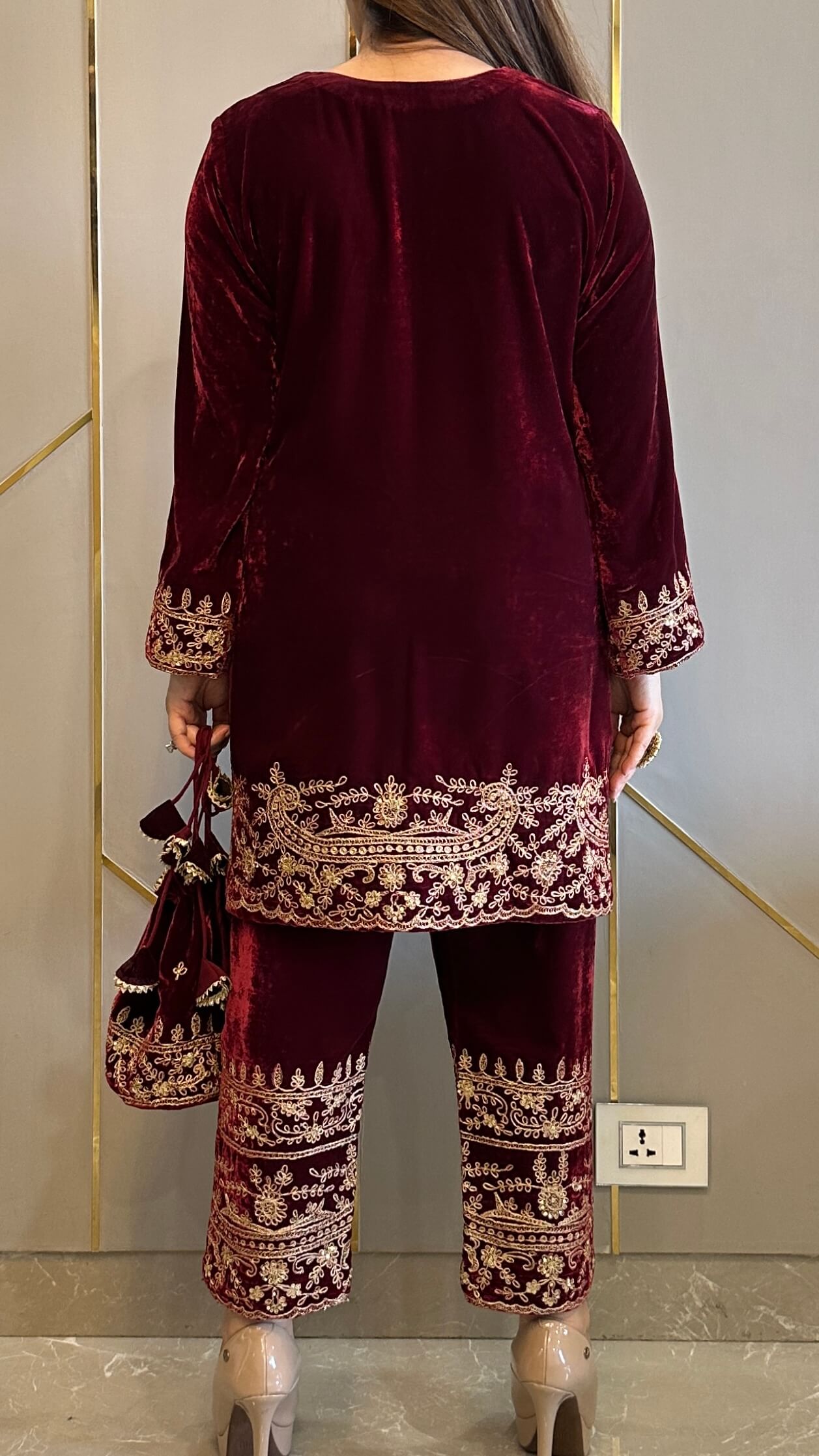 Maroon Velvet Haniya Hand Embroidered Co-ord