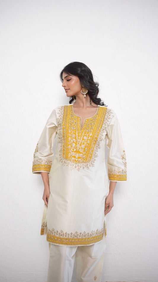 Ivory Aira Short Phiran Suit