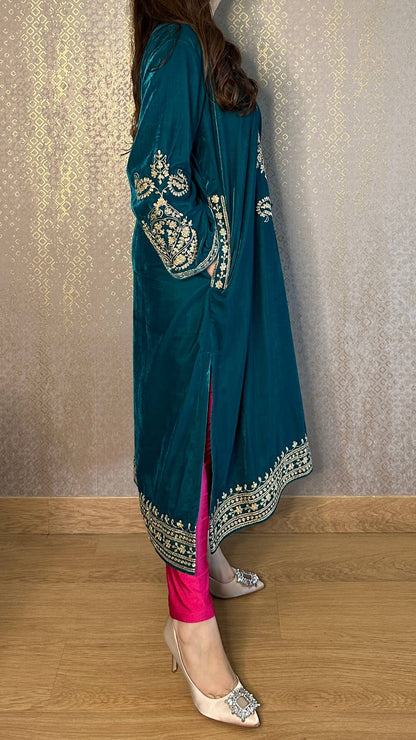 Rama Green Velvet Kashmiri-Phiran Kurta with Churidar and Matching Potli