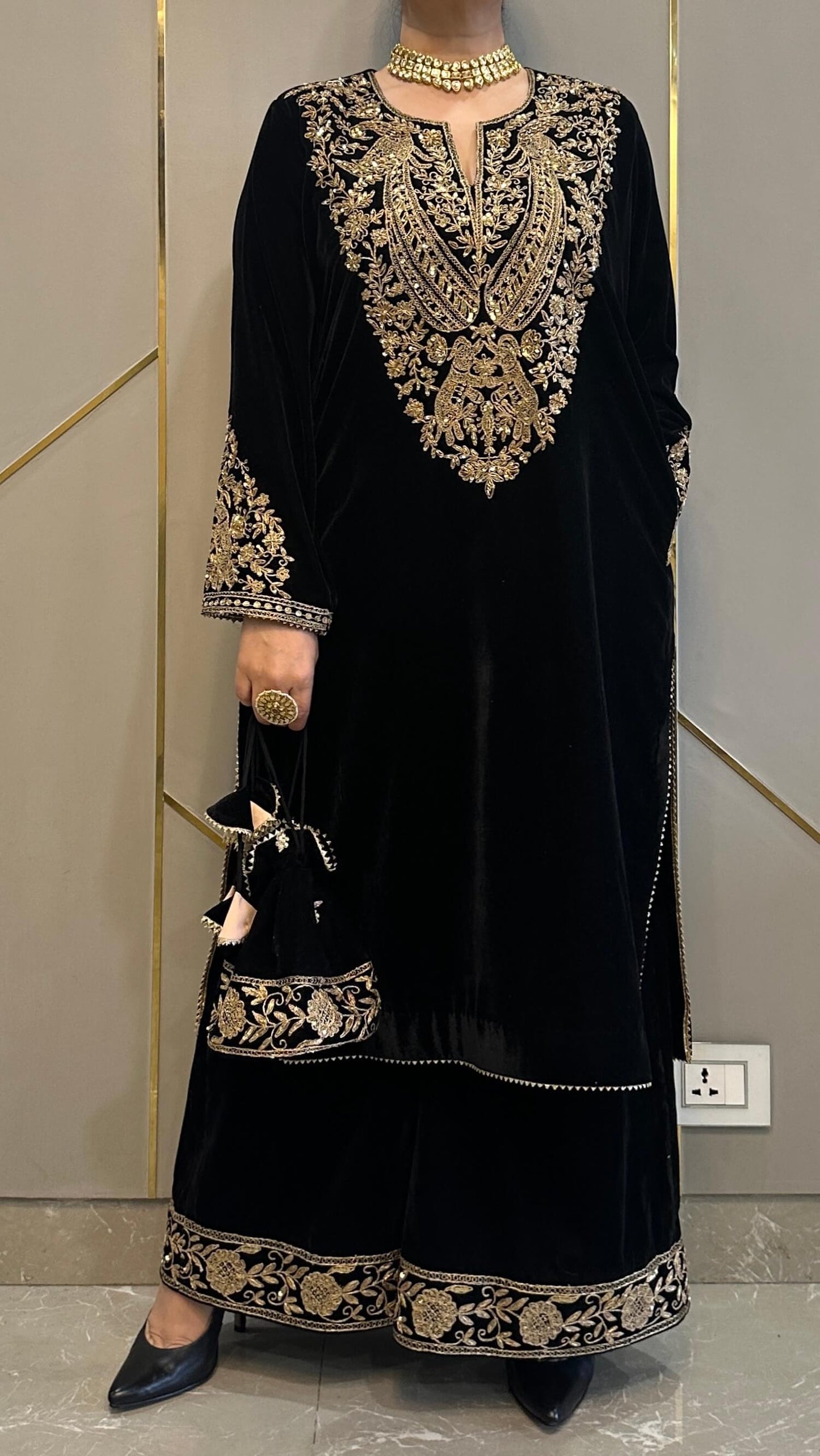 Black Velvet Baroque Kurta Set with Potli
